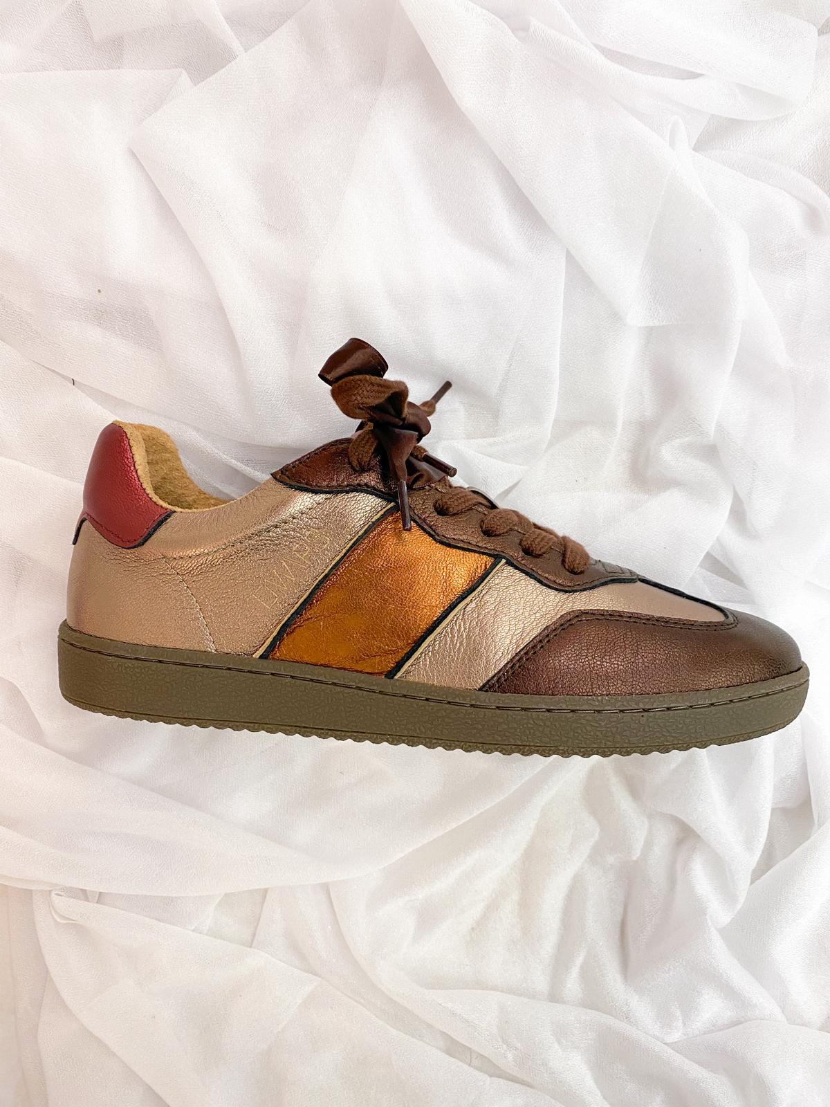 POONA Metallic Sneaker | Bordeaux/Stein