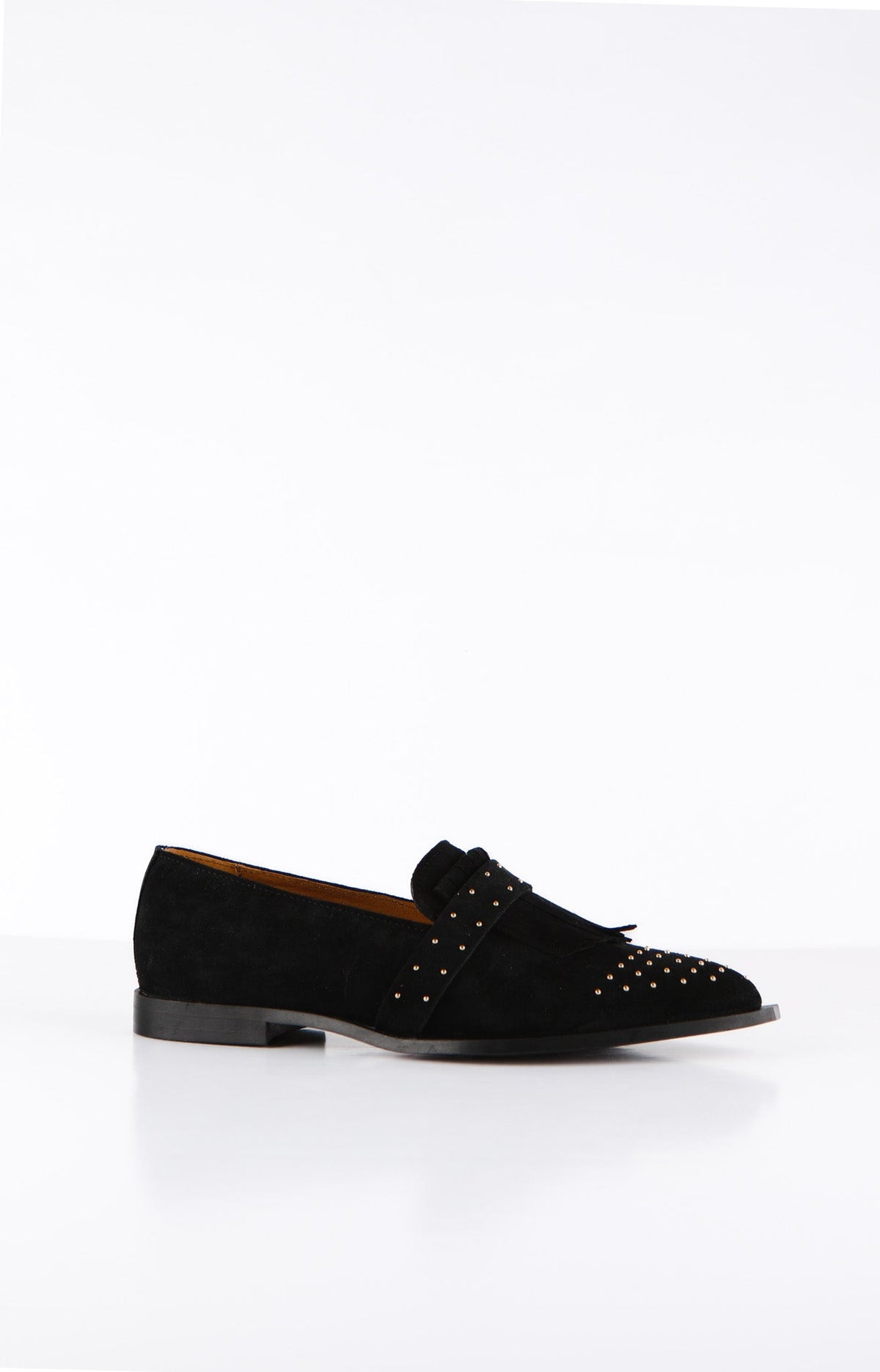 DWRS PORT CROS zwarte suède leren instapper dames met franjes en studs detail zijaanzicht.