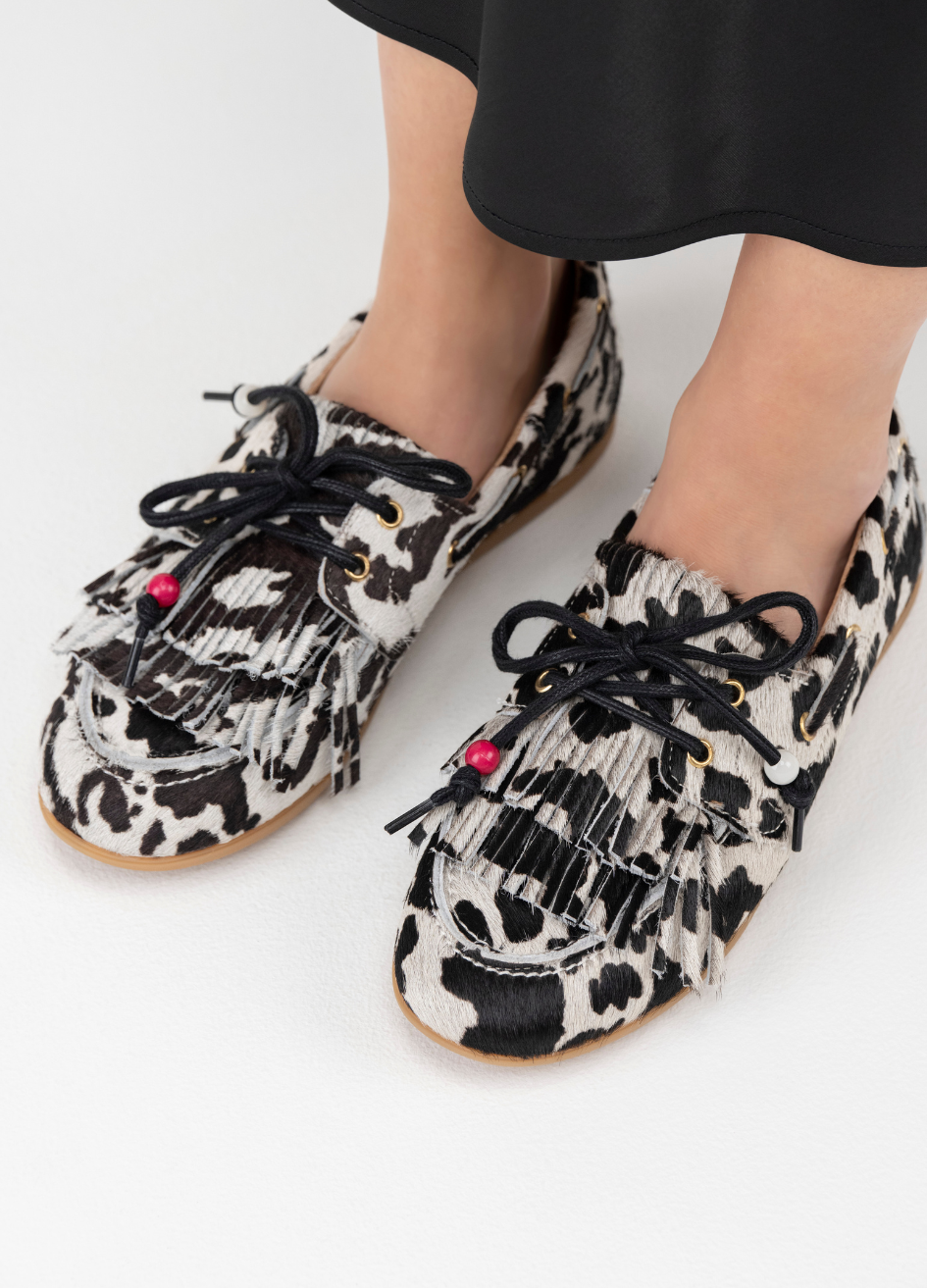 LATTY fringes cow hair on - Mocassins | White / Black