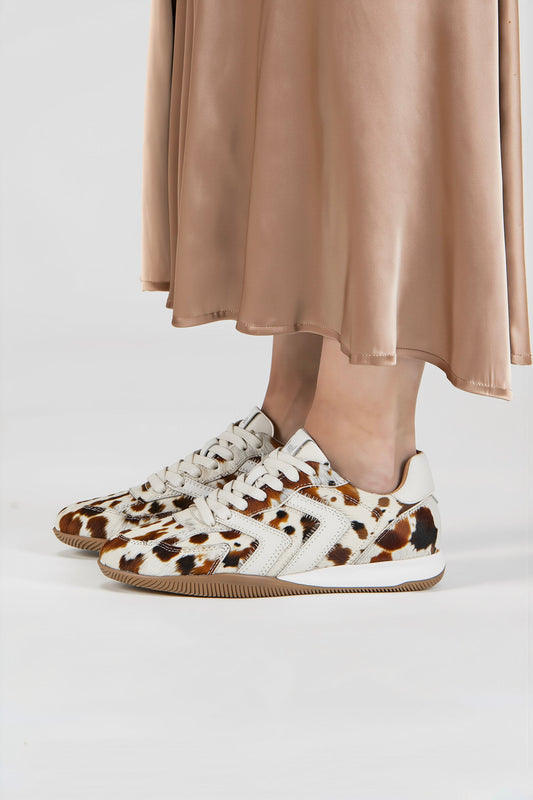 HIKI cow hair on - Sneakers | Off white / Brown