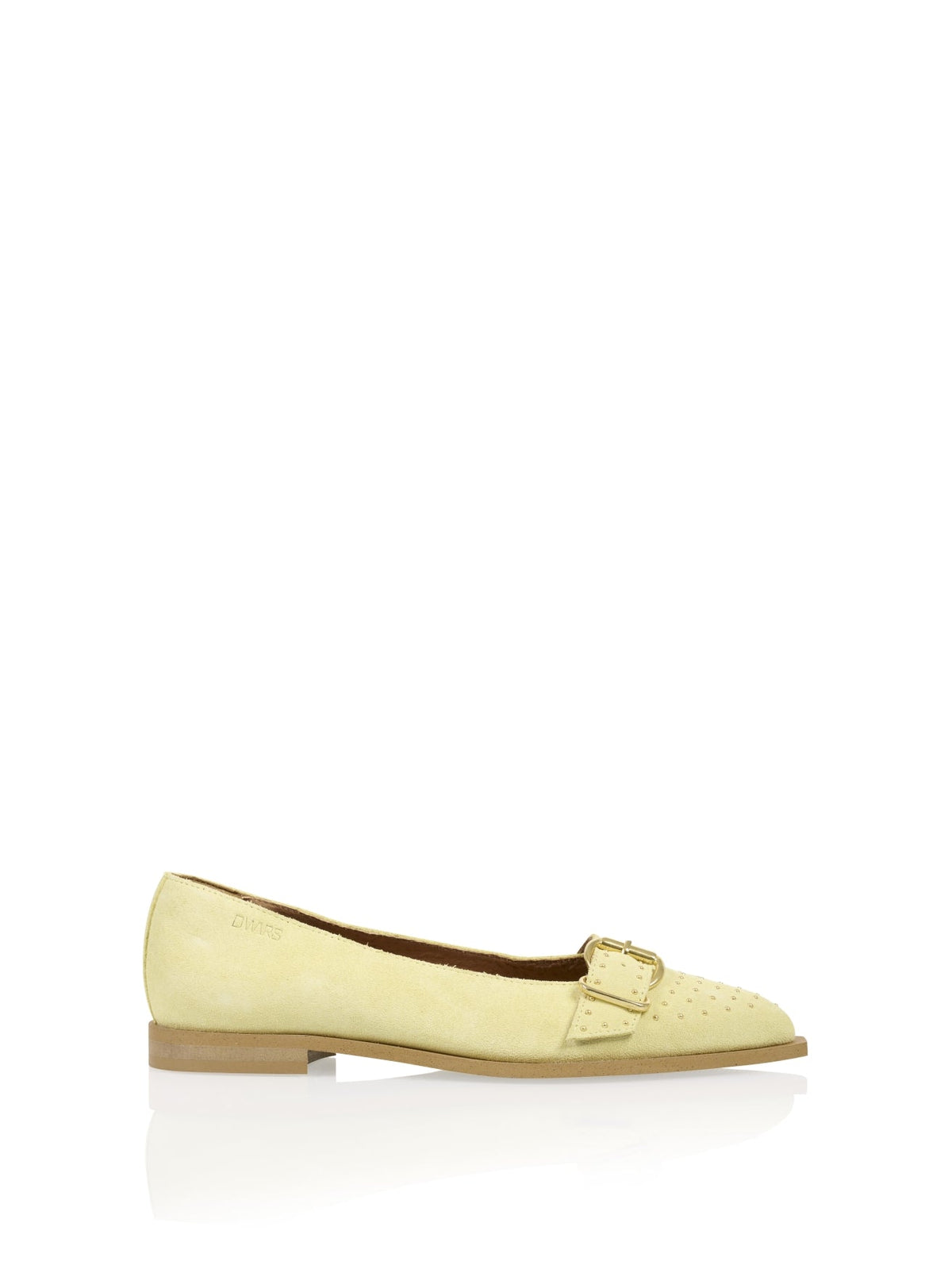 DWRS PORT VILA butter gele suède leren instapper dames met studs en gesp detail zijaanzicht.